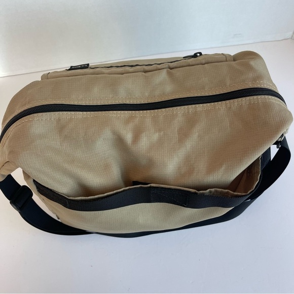L.L. Bean Black and Tan Women  Messenger Bag - Picture 7 of 15